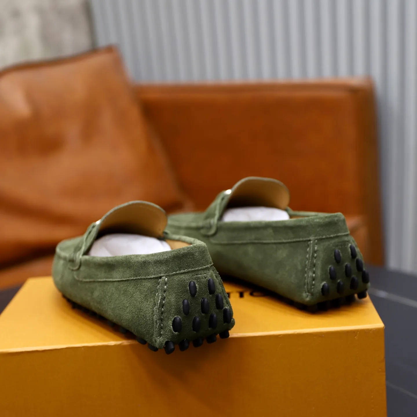 Ex-factory price: 480💰【LV】Louis Vuitton ⚠️High-end men’s driving and pedal series ⚠️38-44 (customized for 45) ⚠️All original cowhide leather! Thick and soft! Made entirely of calfskin lining! The latest non-slip beanie sole! Three-dimensional package technology! Fashionable and classic! Handicrafts! Original high quality! Feel free to compare!